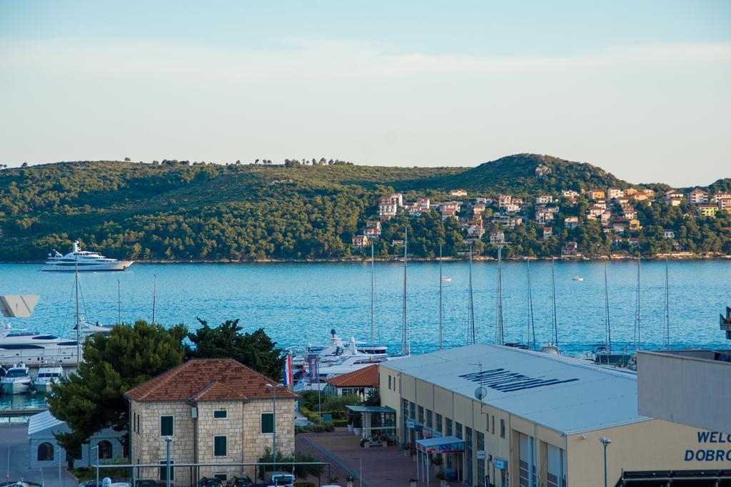 Apartments Barba Trogir Exterior foto