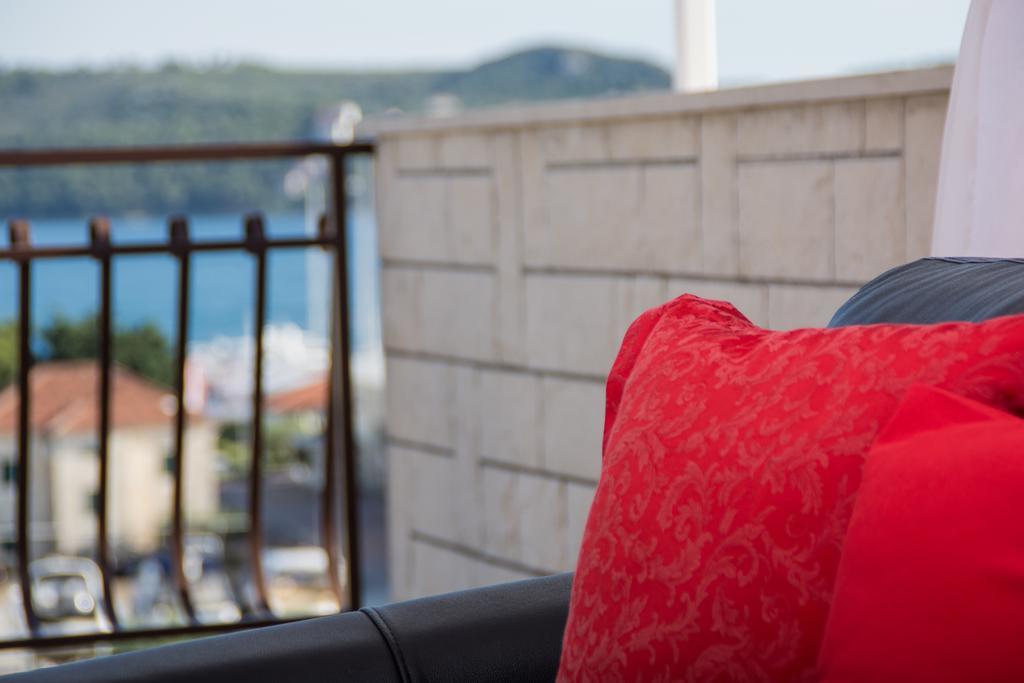 Apartments Barba Trogir Exterior foto